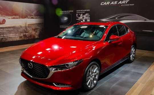 Mẫu xe nào bán chạy nhất phân khúc sedan hạng C tháng 3?