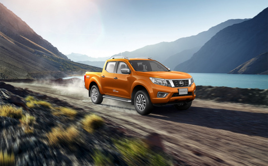 Bán tải Nissan Navara ưu đãi khủng dịp 30/4