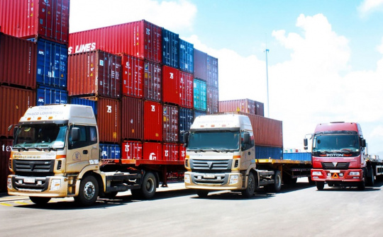 Giới hạn kích thước xếp hàng hóa trên xe là bao nhiêu?