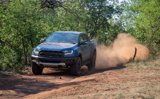 Sức hấp dẫn của bán tải Ranger: Mạnh mẽ đậm chất Mỹ