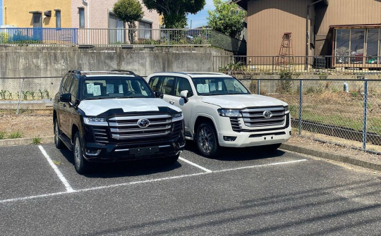 Toyota Land Cruiser 2022 được vận chuyển tới đại lý, lộ diện toàn bộ ngoại thất