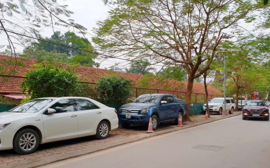 Mức phạt xe ô tô đỗ trên vỉa hè năm 2021 là bao nhiêu?