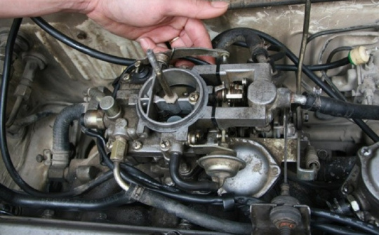 Xe ô tô bị òa ga là do đâu?