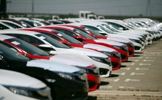 Đề xuất giảm 50% lệ phí trước bạ ô tô: Bộ Tài chính nói không