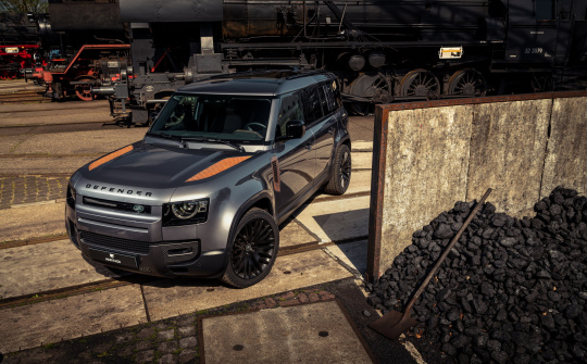 Land Rover Defender độ "gỉ sét" dành riêng cho những người thích khác biệt