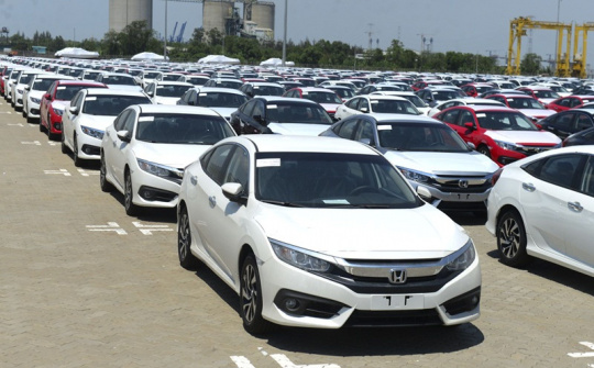 Việt Nam nhập khẩu 5.000 ô tô con trong 15 ngày đầu tháng 5/2021