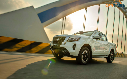 Trải nghiệm Nissan Navara 2021: Bán tải đi phố không chỉ đẹp mà còn chất