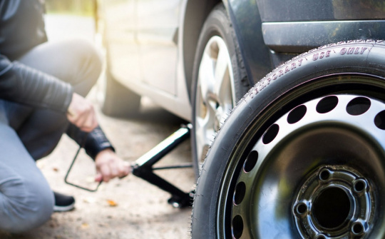 Những dấu hiệu cảnh báo bạn nên thay lốp cho xe ô tô