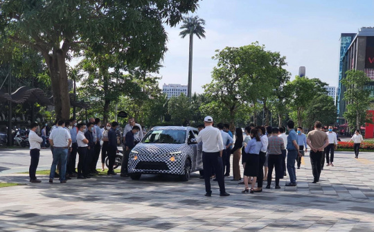 VinFast VF e34 chạy thử trên đường phố Việt Nam, chờ ngày ra mắt