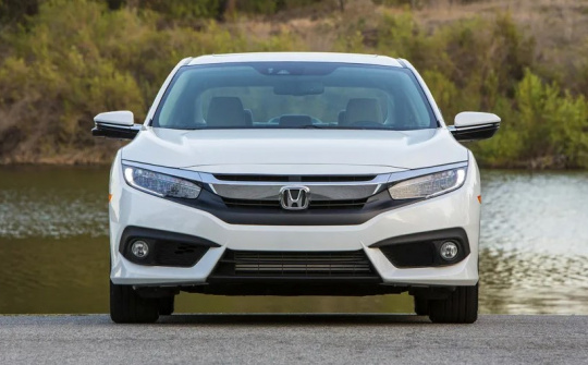 Honda Civic 2016 giá bao nhiêu?