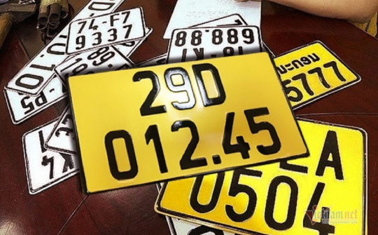 Chất liệu, màu, kích thước của biển số xe ô tô được quy định như thế nào?