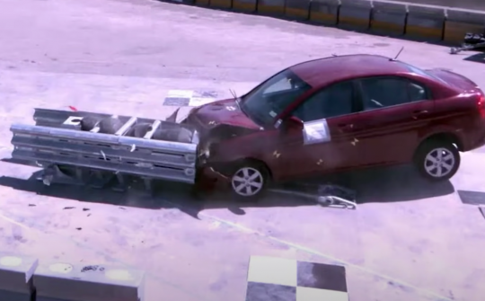 Đây là cách các kỹ sư cải tiến rào chắn cao tốc an toàn hơn