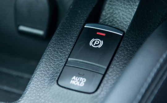 Phanh tay điện tử có an toàn hơn phanh tay truyền thống?