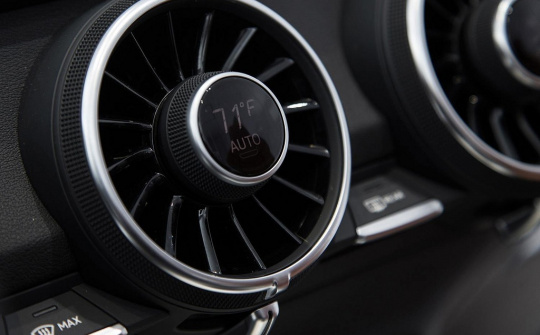 Những sự cố thường gặp của điều hòa ô tô