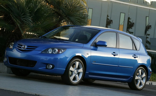 Hơn 260.000 xe Mazda3 bị triệu hồi do lỗi liên quan đến logo trên vô lăng
