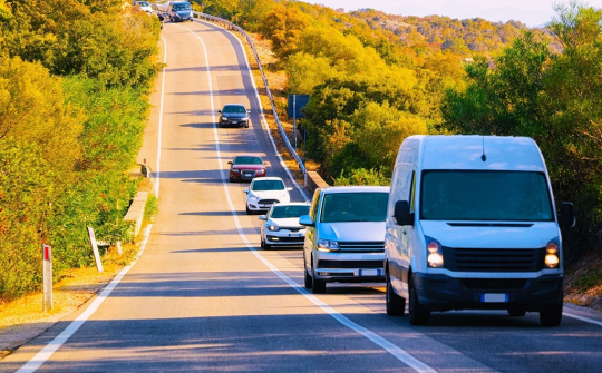 Những thói quen lái xe khiến hộp số ô tô giảm "tuổi thọ"