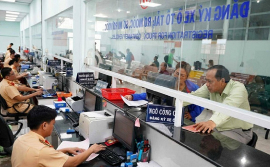 Người dân ngồi nhà có thể đăng ký xe qua mạng từ ngày 21/7