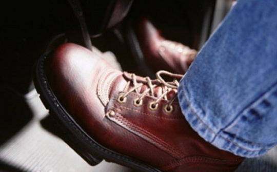 Kỹ thuật phanh xe ô tô cho người mới học