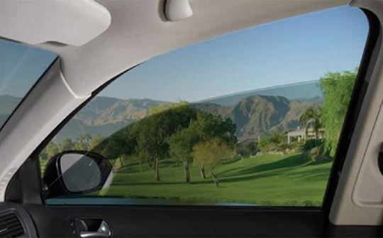 Nguyên nhân và cách khắc phục cửa kính ô tô bị kẹt