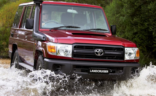 Toyota Land Cruiser 70: Tuổi 37 "vẫn mạnh mẽ, không thể phá hủy"