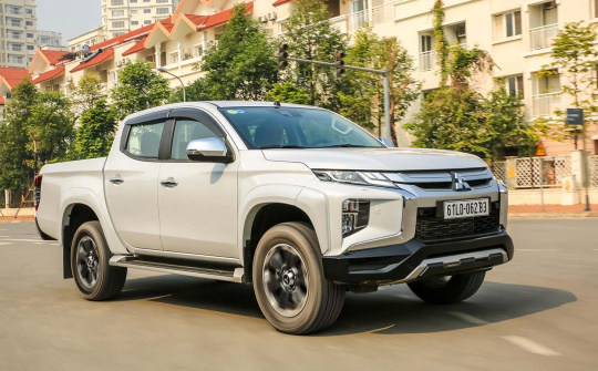 Giá xe Mitsubishi tháng 8/2021: Tặng quà, hỗ trợ phí trước bạ khi mua xe