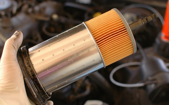 Bộ lọc dầu ô tô có vai trò quan trọng như thế nào?