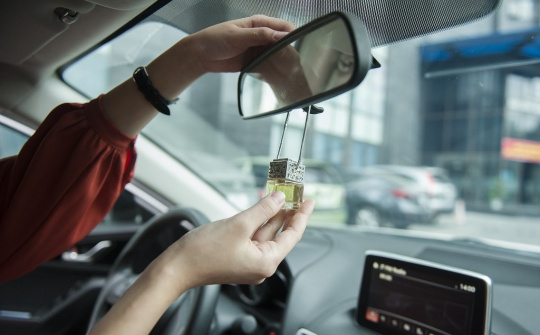 Cách khử mùi trong xe ô tô mới tốt nhất