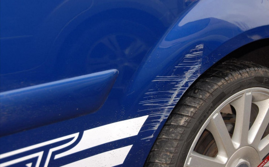 Cách xóa vết xước sơn xe ô tô ngay tại nhà