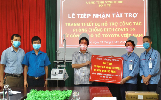 Toyota Việt Nam tiếp tục ủng hộ trang thiết bị y tế trị giá 1,2 tỷ cho Vĩnh Phúc