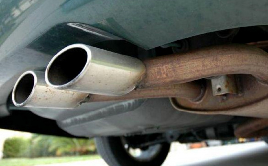 Những dấu hiệu cảnh báo ống xả xe ô tô bị nứt