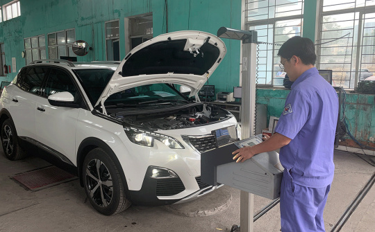 Từ 1/10, đi đăng kiểm ô tô không phải xuất trình bảo hiểm