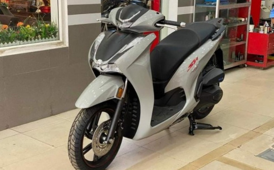 Honda SH 350i cập bến đại lý, giá bán chênh lệch vài chục triệu đồng