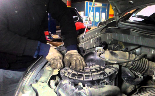 Động cơ ô tô bị giảm công suất do đâu?