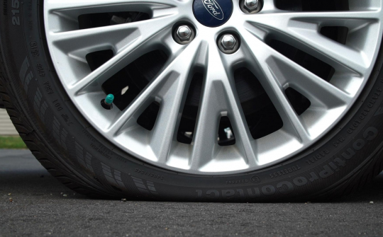 Những lưu ý giúp lốp xe tránh bị xì hơi