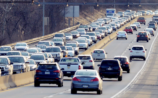 Những nguyên tắc cần biết để lái xe an toàn ngày Tết
