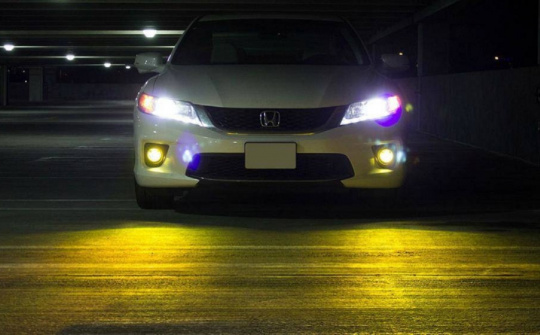 Lái xe ban đêm không có đèn đường cần phải chú ý gì?