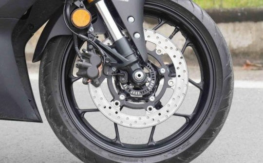 Lý do đĩa phanh xe máy bị nóng một cách bất thường