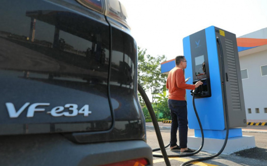VinFast khai trương dịch vụ sạc xe điện tại hệ thống Petrolimex trên toàn quốc