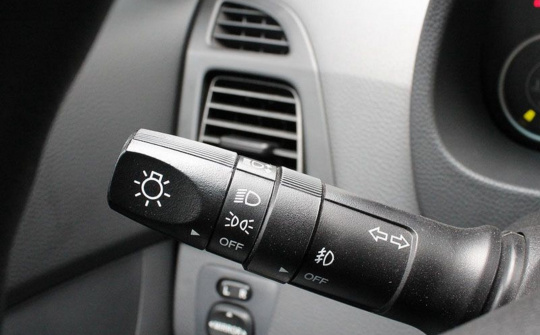 Cách sử dụng đèn ô tô đúng cách mà tài xế nào cũng phải nắm rõ