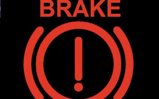 Đèn phanh ôtô bị hỏng là do đâu?