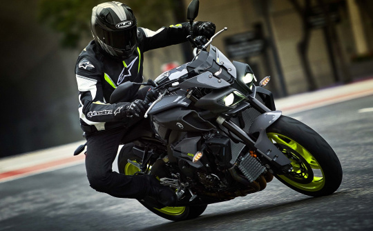 Kỹ năng cần thiết để điều khiển mô tô an toàn