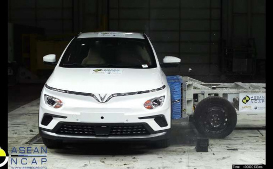 VinFast VF e34 EV đạt 4 sao ASEAN NCAP