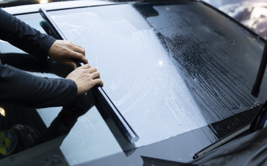 Dán phim cách nhiệt cho ô tô điện vào mua đông, nên hay không?