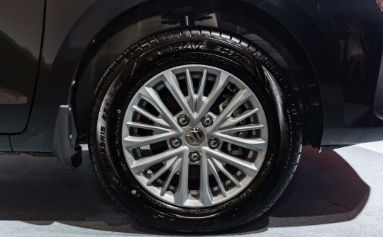 Ô tô có cần thiết phải có tấm chắn bùn?