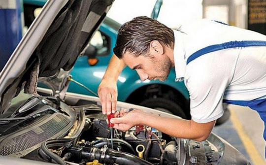 Máy phát điện ô tô bị hỏng có dấu hiệu gì?