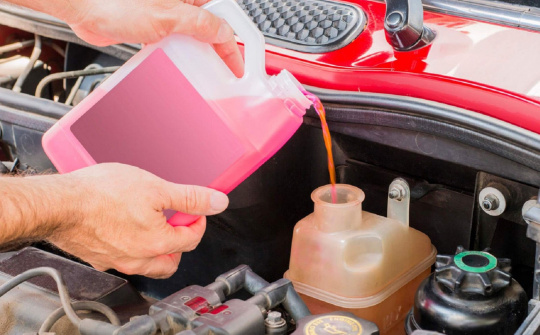 Hết nước làm mát xe ô tô gây gây hậu quả gì?