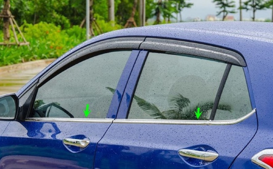 Nẹp chân kính xe ô tô là gì?