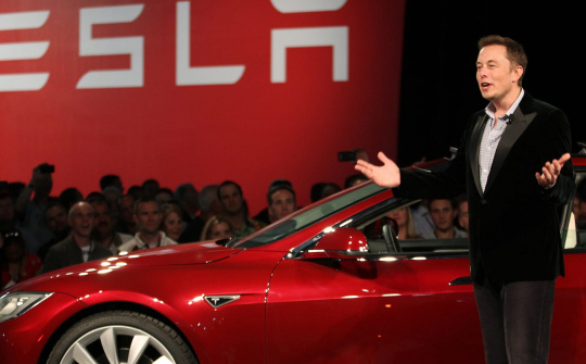 CEO Tesla bị điều tra vì giao dịch nội gián