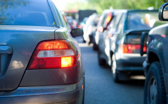 Nguyên nhân tình trạng đèn phanh ô tô sáng liên tục không tắt được