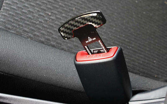 Những món phụ kiện ô tô không hữu ích khi lắp trên xe